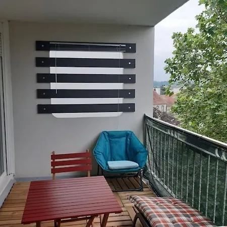 F3 Lumineux Avec Terrasse *